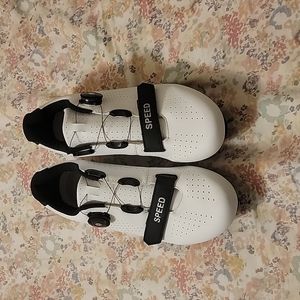 Cycling shoes